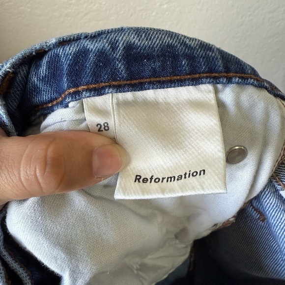 Reformation Cynthia High Relaxed Jean Size 28 - Picture 9 of 10